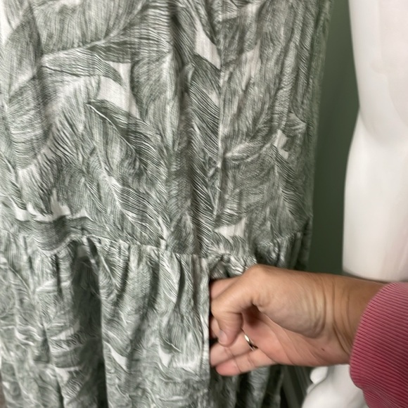 Calista White & Olive Green Tropical Print Dress size Medium NEW - Picture 5 of 8